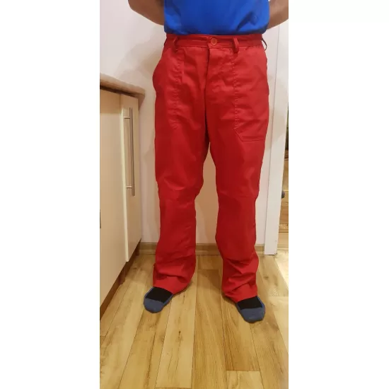 Raudonas darbo kostiumas švarkas ir kelnės 